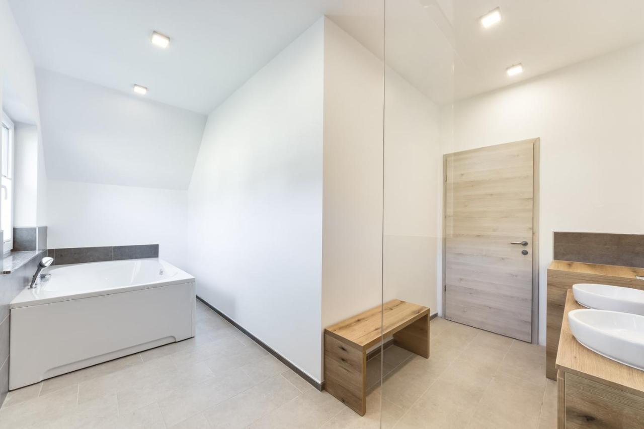 Chic Apartments With Balcony And Spa In Mojstrana Ngoại thất bức ảnh
