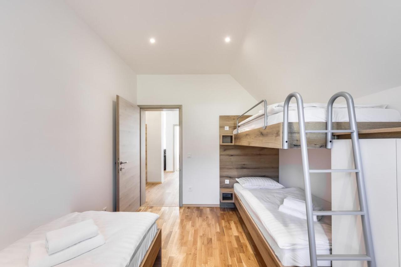 Chic Apartments With Balcony And Spa In Mojstrana Ngoại thất bức ảnh